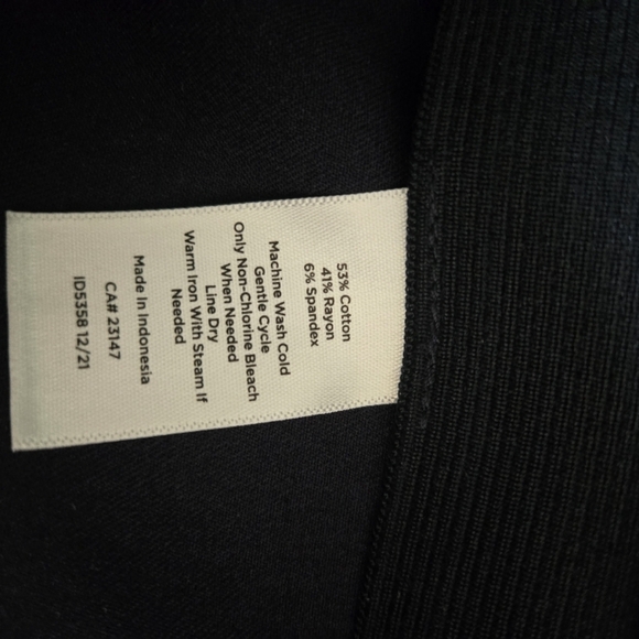 Talbot Women's Navy Chatham Crop pants - Picture 4 of 6